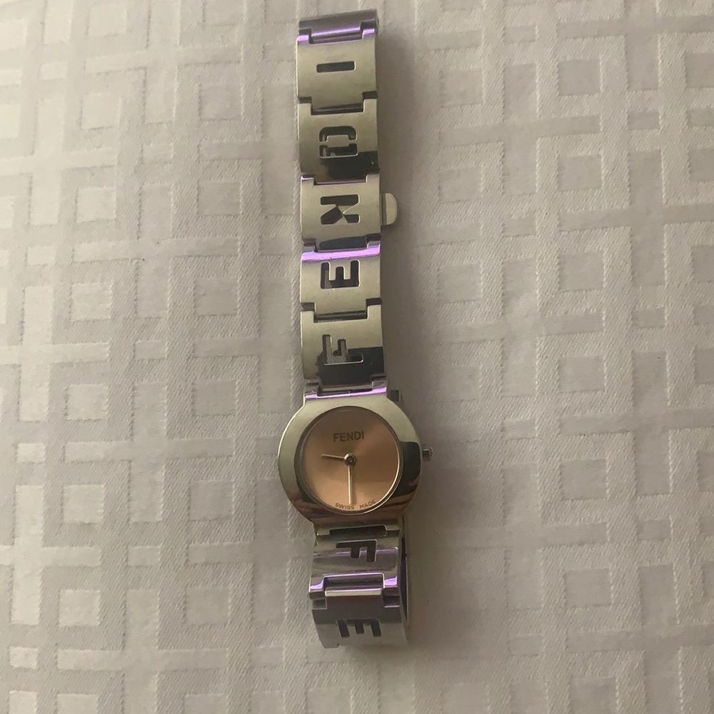 Perfect scratch free Fendi watch, stainless steel. Just needs new battery.